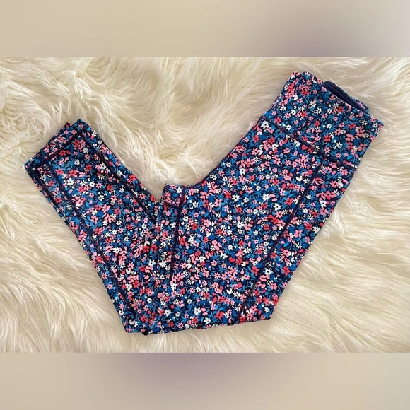 Draper James Leggings in All Over Ditzy Floral - Picture 2 of 6